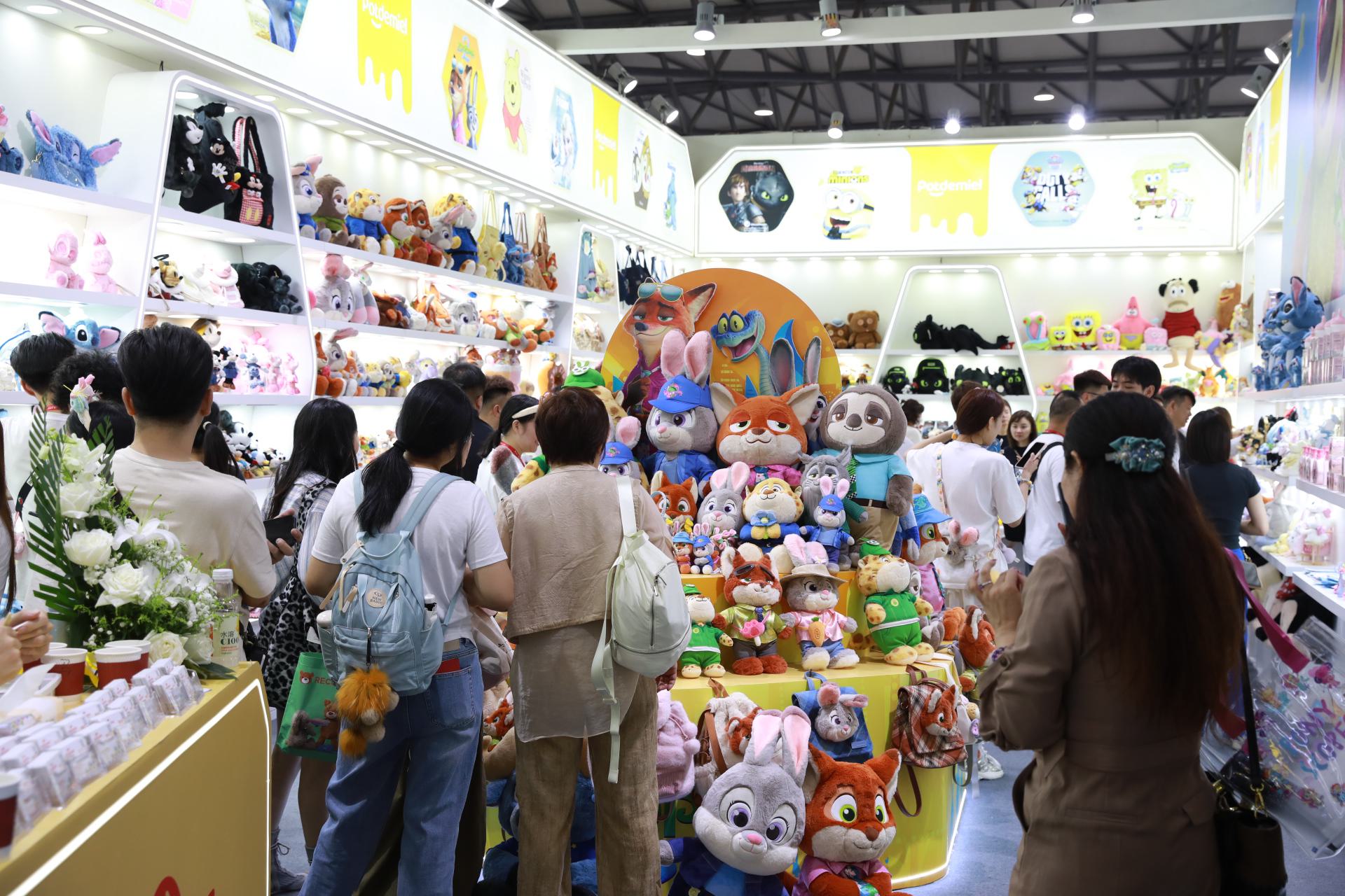 “AI+IP”雙重賦能，東莞茶山潮玩閃耀中國(guó)玩協(xié)四展，探索玩具銷售新紀(jì)元